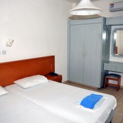 DebbieXenia Hotel Apartments комната для гостей фото 8