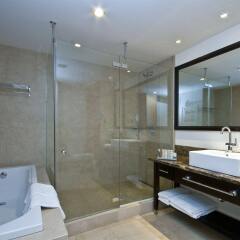 Отель Radisson Blu Astrid Hotel, Antwerp Бельгия, Антверпен - отзывы, цены и фото номеров - забронировать отель Radisson Blu Astrid Hotel, Antwerp онлайн ванная фото 2