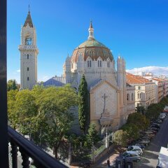 Отель Duplex in Front of Retiro Park. 6 Pax. 2 Bedrooms. 2 Bathrooms. Lagasca II Мадрид балкон