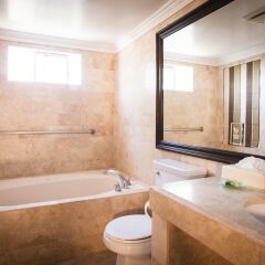 Отель Best Western PLUS Sunset Plaza США, Уэст-Голливуд - отзывы, цены и фото номеров - забронировать отель Best Western PLUS Sunset Plaza онлайн ванная