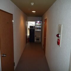 Отель City Pension Tommy Rich Inn Kyoto банкомат