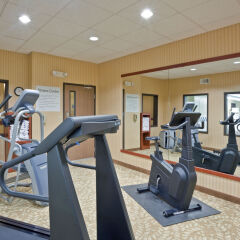 Отель Holiday Inn Express & Suites Ashland фитнесс-зал фото 3