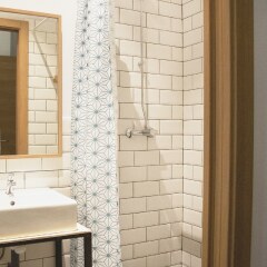 Отель The Market Hostel Alicante Испания, Аликанте - отзывы, цены и фото номеров - забронировать отель The Market Hostel Alicante онлайн ванная фото 2
