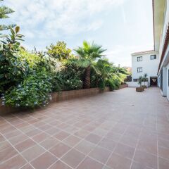 Отель Apartamentos Checkin Beatrix