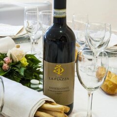 Отель Agriturismo Podere La Piazza Костиглиоле-д'Асти гостиничный бар