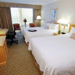 Отель Hampton Inn and Suites by Hilton, Downtown Vancouver Канада, Ванкувер - отзывы, цены и фото номеров - забронировать отель Hampton Inn and Suites by Hilton, Downtown Vancouver онлайн комната для гостей фото 5