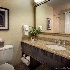 Отель DoubleTree Suites by Hilton Hotel Minneapolis США, Миннеаполис - отзывы, цены и фото номеров - забронировать отель DoubleTree Suites by Hilton Hotel Minneapolis онлайн ванная