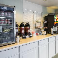 Отель Rodeway Inn And Suites On The River Чероки питание