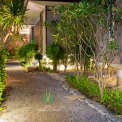 Отель Kata Tranquil Villa парковка