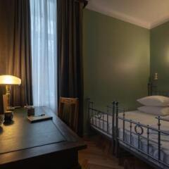 Гостиница Hostels Rus-Ekaterinburg в Екатеринбурге 1 отзыв об отеле, цены и фото номеров - забронировать гостиницу Hostels Rus-Ekaterinburg онлайн Екатеринбург комната для гостей фото 3