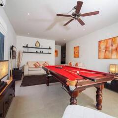 Отель Villa Ploi Attitaya 6 Bed 2 Storey Villa Near Nai Harn Beach Таиланд, Равай - отзывы, цены и фото номеров - забронировать отель Villa Ploi Attitaya 6 Bed 2 Storey Villa Near Nai Harn Beach онлайн комната для гостей