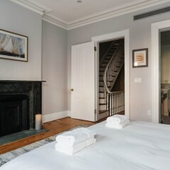 Отель 6 Bedroom Townhome Minutes from NYC США, Джерси - отзывы, цены и фото номеров - забронировать отель 6 Bedroom Townhome Minutes from NYC онлайн