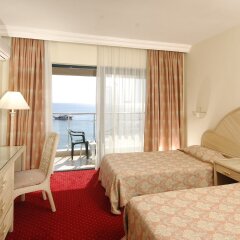 Отель Aska Just In Beach – All Inclusive комната для гостей фото 5