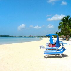 RIG Hostel Boca Chica Back Packer пляж
