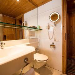 Отель Romantik Hotel Julen Superior Швейцария, Церматт - отзывы, цены и фото номеров - забронировать отель Romantik Hotel Julen Superior онлайн ванная