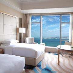 Отель DoubleTree by Hilton Hotel Xiamen - Wuyuan Bay Китай, Сямынь - отзывы, цены и фото номеров - забронировать отель DoubleTree by Hilton Hotel Xiamen - Wuyuan Bay онлайн комната для гостей фото 2