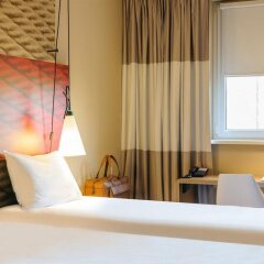 Отель Ibis Hamburg City Германия, Гамбург - 2 отзыва об отеле, цены и фото номеров - забронировать отель Ibis Hamburg City онлайн комната для гостей фото 4