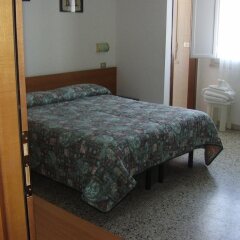 Hotel Cortina Римини комната для гостей