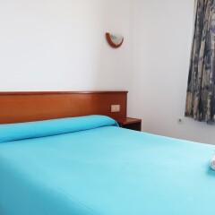 Отель Aparthotel Almonsa Platja Испания, Салоу - 6 отзывов об отеле, цены и фото номеров - забронировать отель Aparthotel Almonsa Platja онлайн комната для гостей фото 4