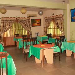 Отель Planet Guest House Калабар питание