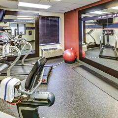 Отель Hampton Inn Columbus I-70E/Hamilton Road фитнесс-зал