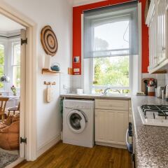 Отель Enchanting Home by Holloway Road Station ванная