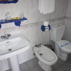 Отель Hostal Alamare ванная