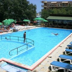Hotel Varshava Золотые пески бассейн фото 2