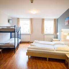 Отель a&o Berlin Friedrichshain Германия, Берлин - 3 отзыва об отеле, цены и фото номеров - забронировать отель a&o Berlin Friedrichshain онлайн комната для гостей фото 3