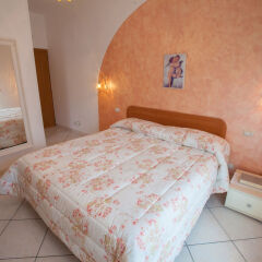 Отель Haidi House Bed and Breakfast Аджерола комната для гостей фото 3
