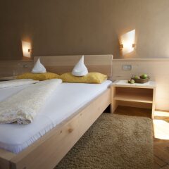 Hotel Villa Freiheim Меран сейф в номере