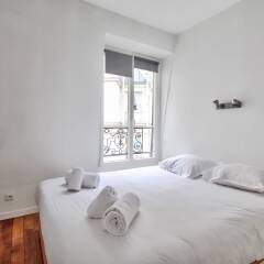 Апартаменты Apartment full of lights - Ternes комната для гостей