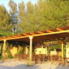 Отель Agriturismo Fattoria La Prugnola Монтескудаио бассейн
