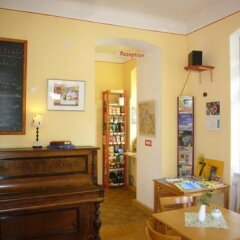 Отель Weltcafé Германия, Дрезден - отзывы, цены и фото номеров - забронировать отель Weltcafé онлайн интерьер отеля
