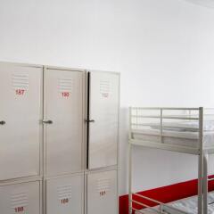 Check In Hostel Berlin сейф в номере