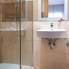 Отель Hostal Abami Ii Мадрид ванная