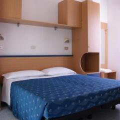 Hotel Goldene Rose Римини сейф в номере
