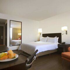 Отель Fiesta Inn Insurgentes Sur Мехико комната для гостей