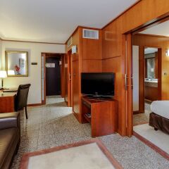 Отель Hôtel Goldstar Resort & Suites комната для гостей