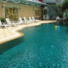 Отель SM Resort Phuket бассейн