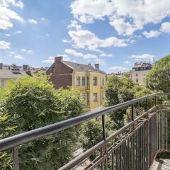 Отель Stylish 2 BR Home in Center of Sofia Болгария, София - отзывы, цены и фото номеров - забронировать отель Stylish 2 BR Home in Center of Sofia онлайн балкон