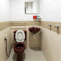 Отель OYO 111 Hotel China Town Inn Малайзия, Куала-Лумпур - отзывы, цены и фото номеров - забронировать отель OYO 111 Hotel China Town Inn онлайн ванная