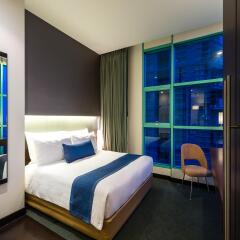 Отель Chatrium Riverside Bangkok 5* Люкс Премиум с различными типами кроватей