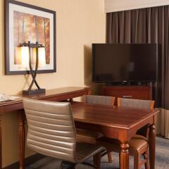 Отель Embassy Suites Bloomington Блумингтон комната для гостей