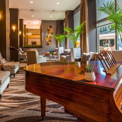 Отель BEST WESTERN PLUS Carlton Plaza Hotel Канада, Виктория - отзывы, цены и фото номеров - забронировать отель BEST WESTERN PLUS Carlton Plaza Hotel онлайн интерьер отеля фото 3