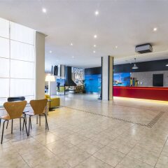 Отель Azuline Hotel Pacific Испания, Сан-Антони-де-Портмань - 2 отзыва об отеле, цены и фото номеров - забронировать отель Azuline Hotel Pacific онлайн интерьер отеля фото 3