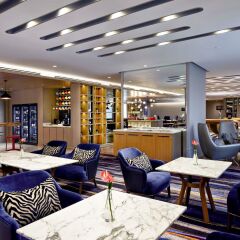 Отель Pullman Kuala Lumpur City Centre Hotel & Residences Малайзия, Куала-Лумпур - отзывы, цены и фото номеров - забронировать отель Pullman Kuala Lumpur City Centre Hotel & Residences онлайн гостиничный бар