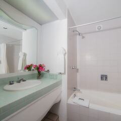 Отель Raintrees Villa Vera Puerto Vallarta ванная фото 2