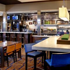 Отель Courtyard Columbus Worthington гостиничный бар