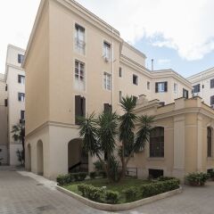 Отель Testaccio Cozy Flat парковка